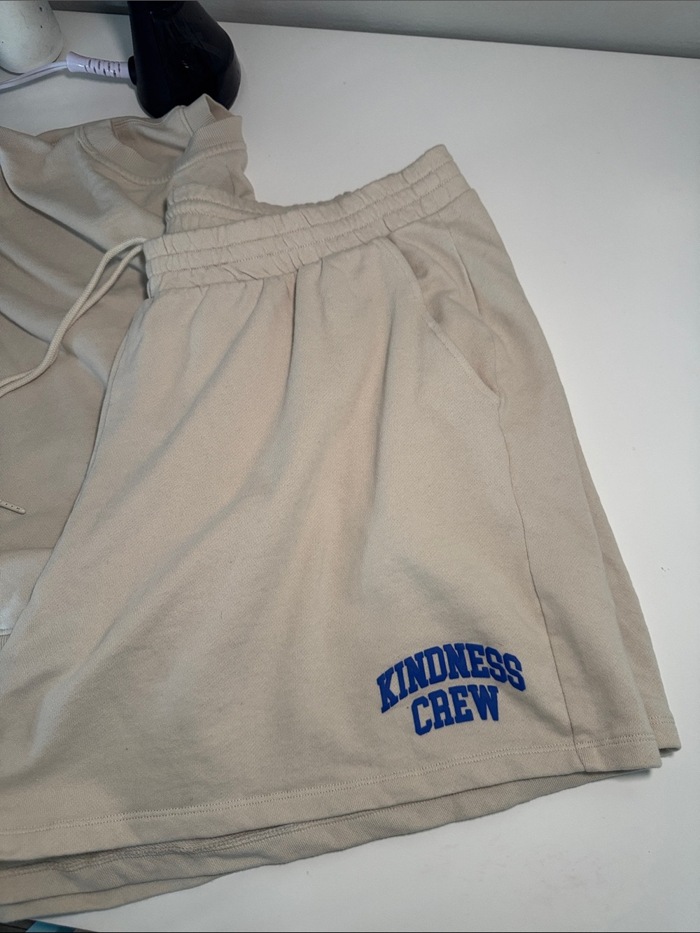 Old Navy Women’s  Beige "Kindness Crew" Sweatshirt & Shorts Set - Blue Logo - Picture 4 of 5